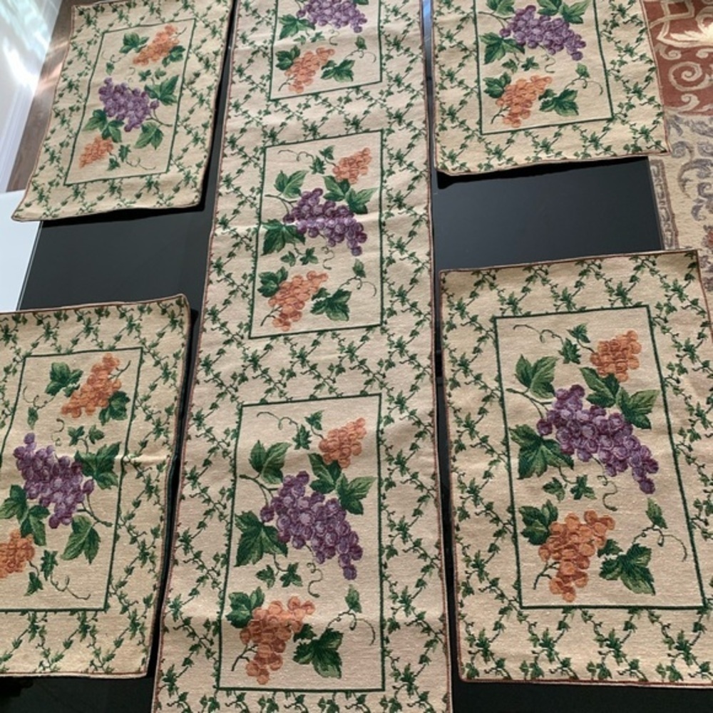 Placemats Set with runner
